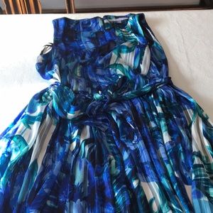 Blue print sleeveless dress